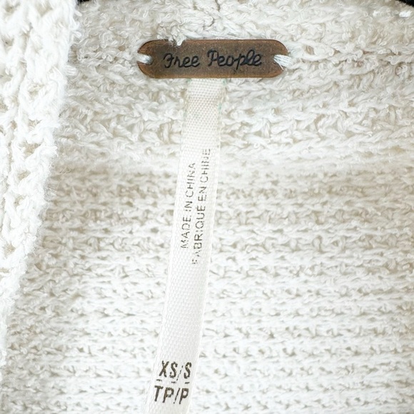 ✅ Free People “Low Tide” Oversized Cable Knit Cardigan CREAM SIZE X-SMALL - Picture 6 of 8